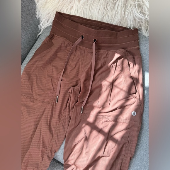 Lululemon Dance Studio Mid-Rise Pants Brown Size 2 - Picture 4 of 13